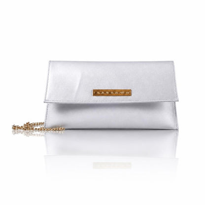 Laura – Pochette artigianale in pelle di vitello con patta