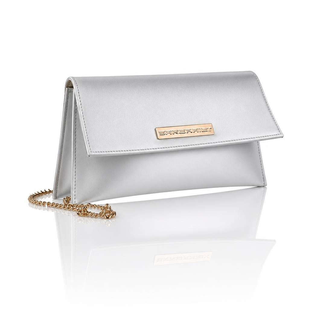 Laura – Pochette artigianale in pelle di vitello con patta