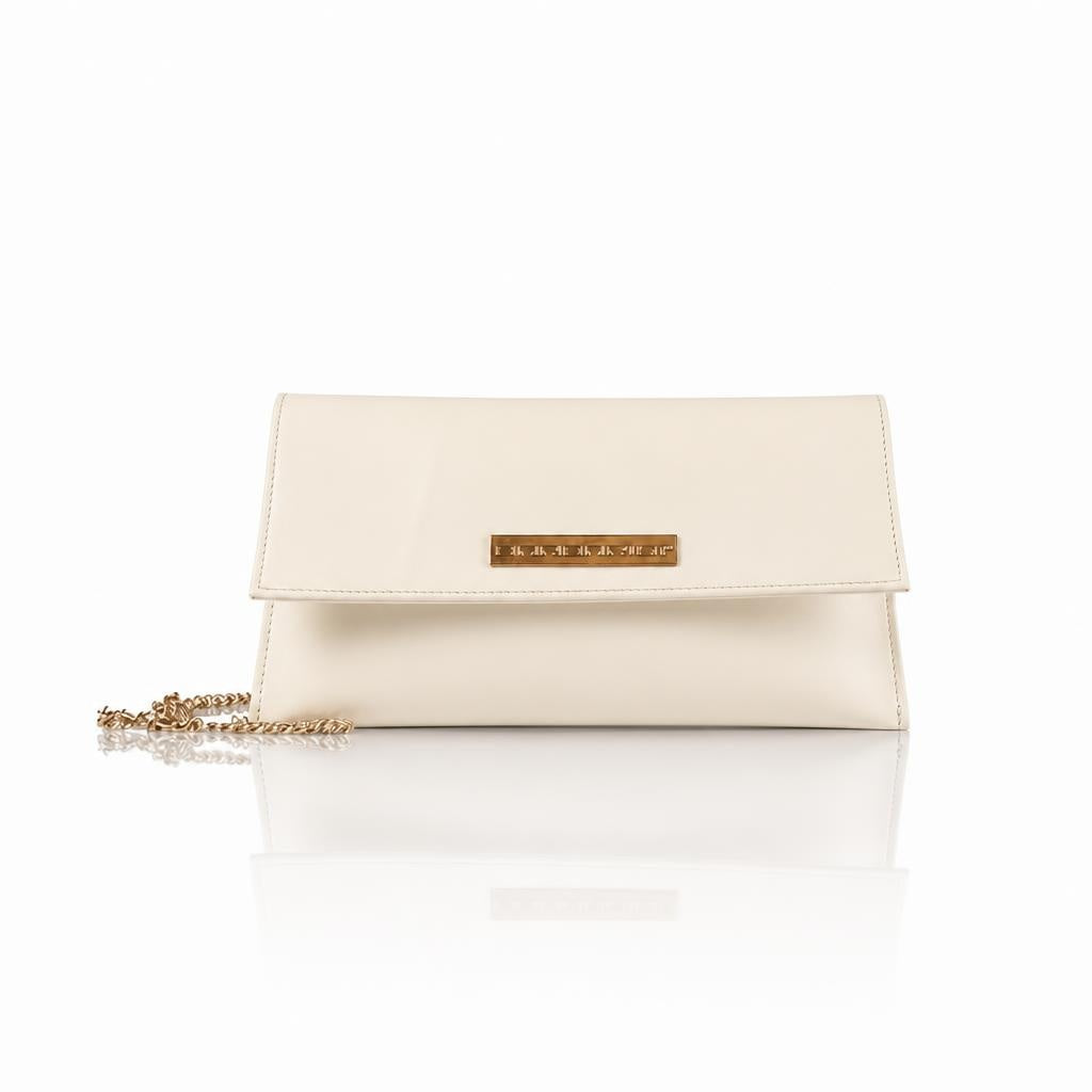 Laura – Pochette artigianale in pelle di vitello con patta