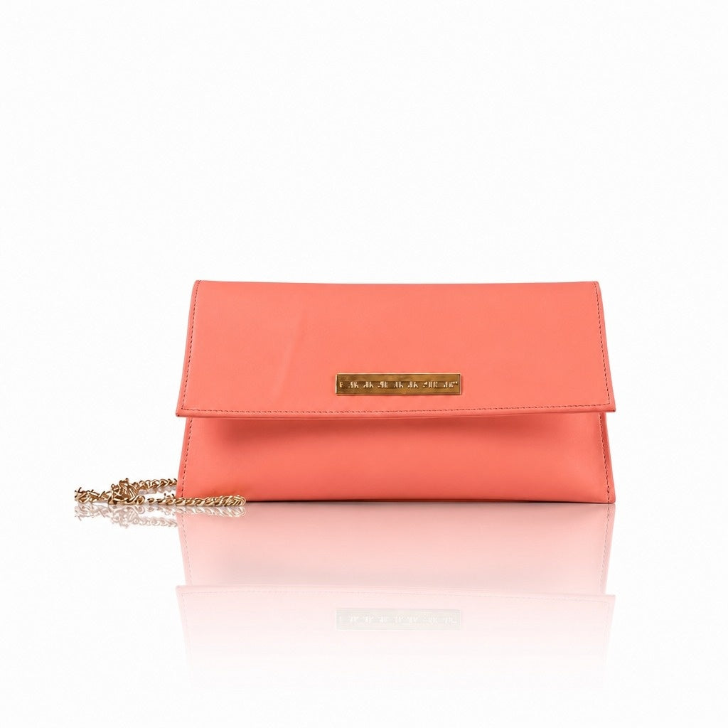Laura – Pochette artigianale in pelle di vitello con patta