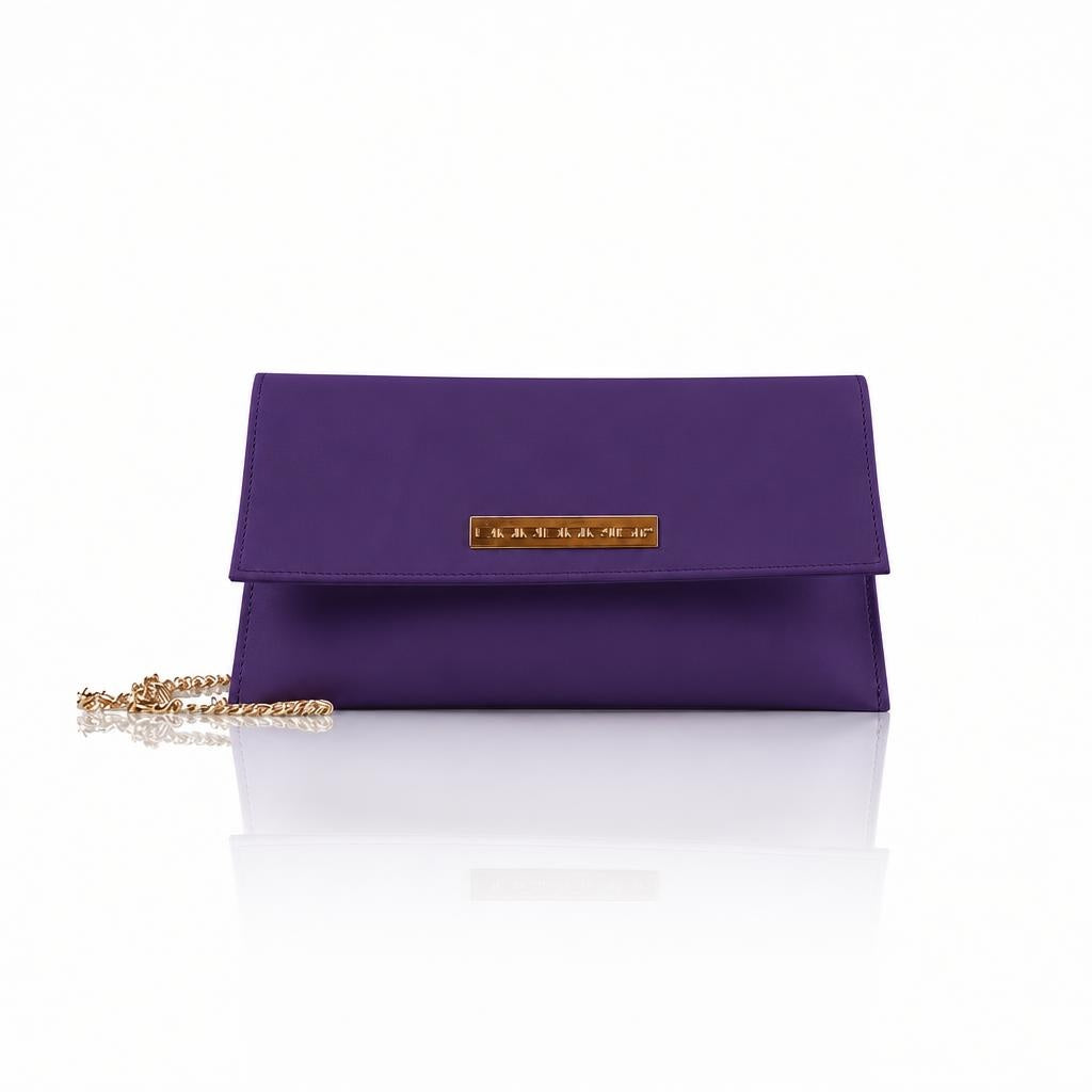 Laura – Pochette artigianale in pelle di vitello con patta