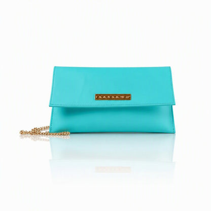 Laura – Pochette artigianale in pelle di vitello con patta