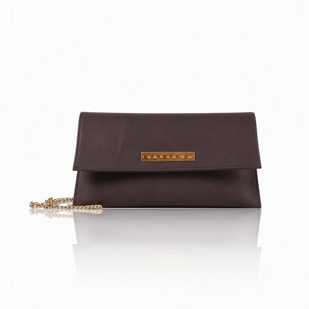 Laura – Pochette artigianale in pelle di vitello con patta